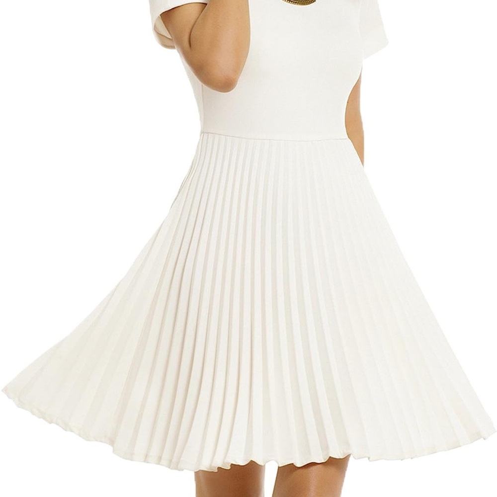 Woosea white knit, knife pleated dress Zipper back sheer skirt with lining Large